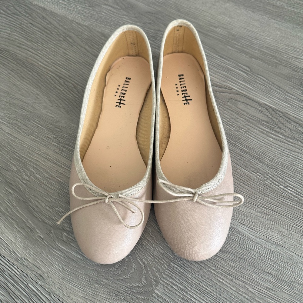 Taupe Ballet Flats with Rounded Toe and Bow